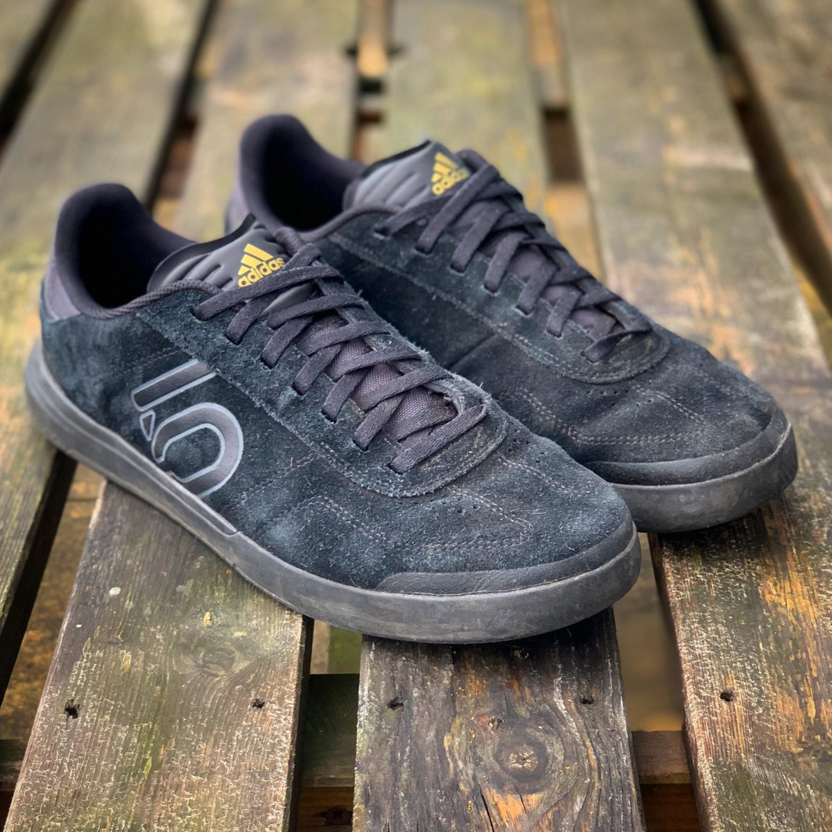 Molesto Atlas la carretera Danny MacAskill on Twitter: "After loads of use and abuse the new @adidas  @fiveten_official Sleuth dlx's are definitely my new favourite shoe on and  off the bike!! 👌🏼 #adidas #fiveten #mountainbike #street #