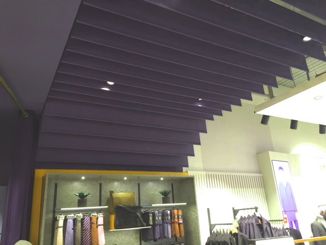 PraxisLimitedUK's tweet photo. @PraxisLimitedUK collaborated @DalzielandPow &amp; #GreenfieldContractingLtd, on a bespoke solution for @officialskopes @westfieldlondon Drop Paper® banners hanging in from a suspended ceiling, our final installation can be seen in the images below. #banners #graphics #print https://t.co/dc2SOz1qfr