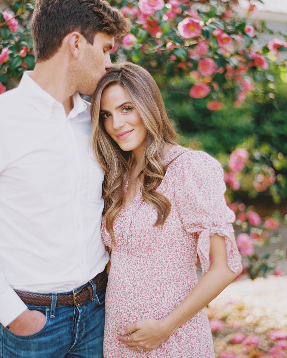 juliaberolz's tweet photo. We a little something special to share.... https://t.co/Tt0P1FSR3x 🌸🌸🌸 https://t.co/abpdN4yNVA