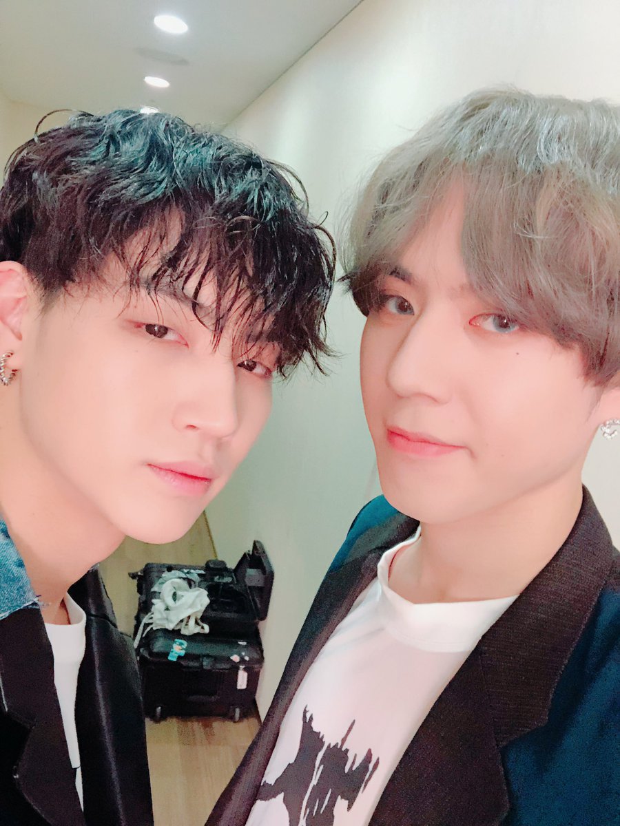 [ #Jus2NOW ] 
Jus2의 첫 음악방송 무대, 잘 보셨나요? 첫 무대부터 아가새들 심장 부여잡게 만드는 치명적인 두 남자! Jus2는 오랜만에 아가새 함성 소리를 들어서 기운이 절로 났답니다!🐥 내일도, 다음 주도 Jus2 무대 기대해 주실 거죠?💚 

#Jus2
#Jus2_FOCUS
#Jus2_FOCUS_ON_ME