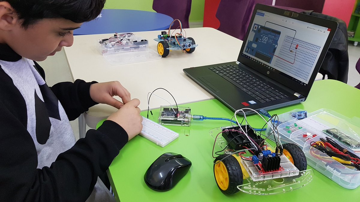 filizlenirken's tweet photo. #ScientixTurkey Hatice Seyit Çeker İlkokulu olarak öğrencilerimizle beraber ''Robotik Kodlama'' atölye çalışmalarına başlamanın sevincini yaşıyoruz.
@ScientixTurkey 
@cengizmete
@Cgnde
@NizipilceMEM 
@StemGaziantep https://t.co/g0xRc7yb0B