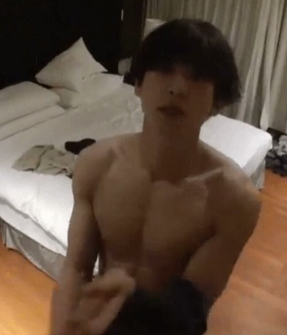 백현니 ·͜·♡ tweet media