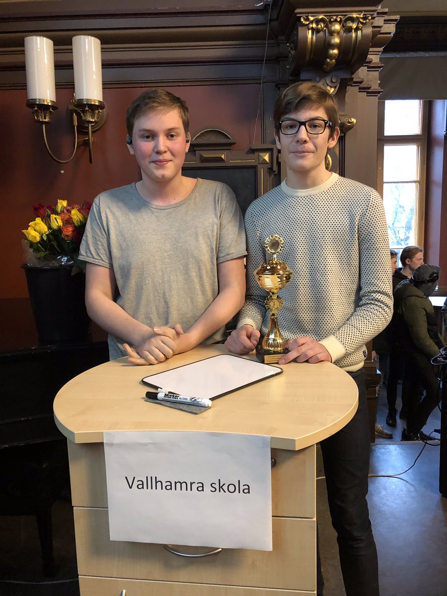 schillerska's tweet photo. Grattis Vallhamra Vinnare i engelska, också! https://t.co/QLQSf9osoD