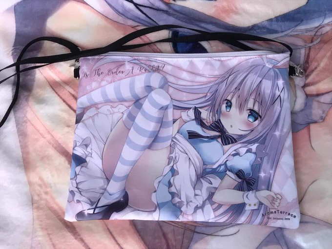 チノちゃんのショルダーポーチの写メ～。クリアポケットはこんな感じで中が見えて便利です! 