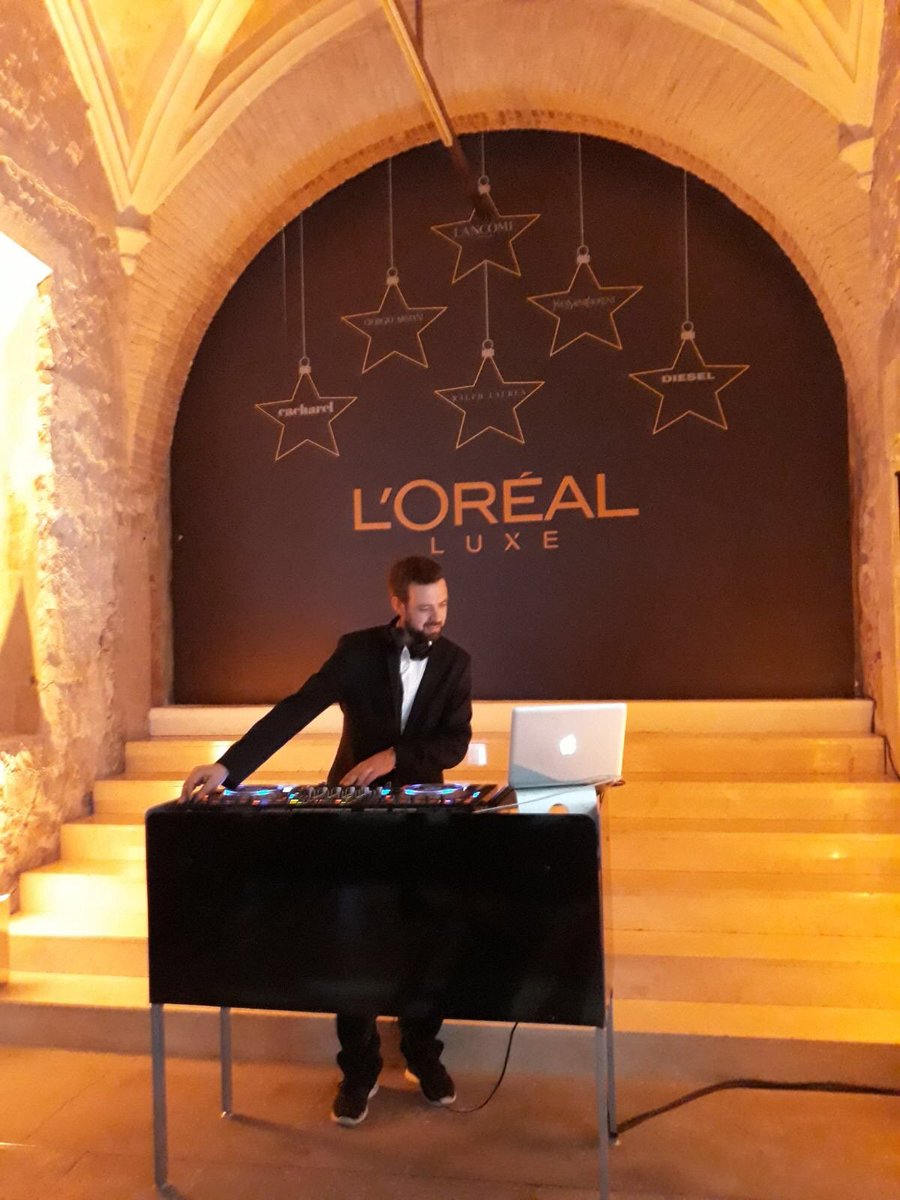 InusualEvents's tweet photo. ¿Quieres preparar tu cena empresarial con nosotros? Tenemos más de 20 años de experiencia celebrando este tipo de eventos y nos quedan tan espectaculares como este para @LancomeNews:
#eventslife #eventsprofs #inusualevents https://t.co/DqFDybDFLi