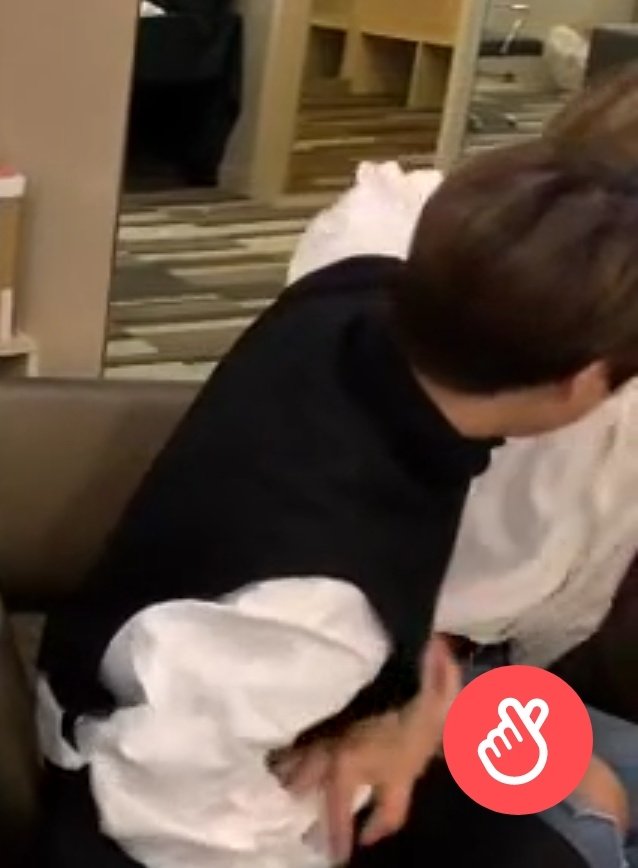 _Mameeya's tweet photo. ไอพี่โน่ ไอบ้า เอ็งไปแหวกเสื้อน้องทำไม
#NOMIN https://t.co/hKKa2wxG0S