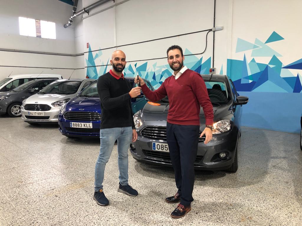 Archiauto's tweet photo. Y seguimos sumando #sonrisas. En esta ocasión, la empresa #Aivalu #RentACar confía en #ArchiautoFordSelección para ampliar su flota: 3 flamantes #FordKAPlus!!! 😊👏
#VehículosDeOcasión #SantaCruzDeTenerife #Archiauto #IslasCanarias #Canarias https://t.co/1Q4Quf6tXN