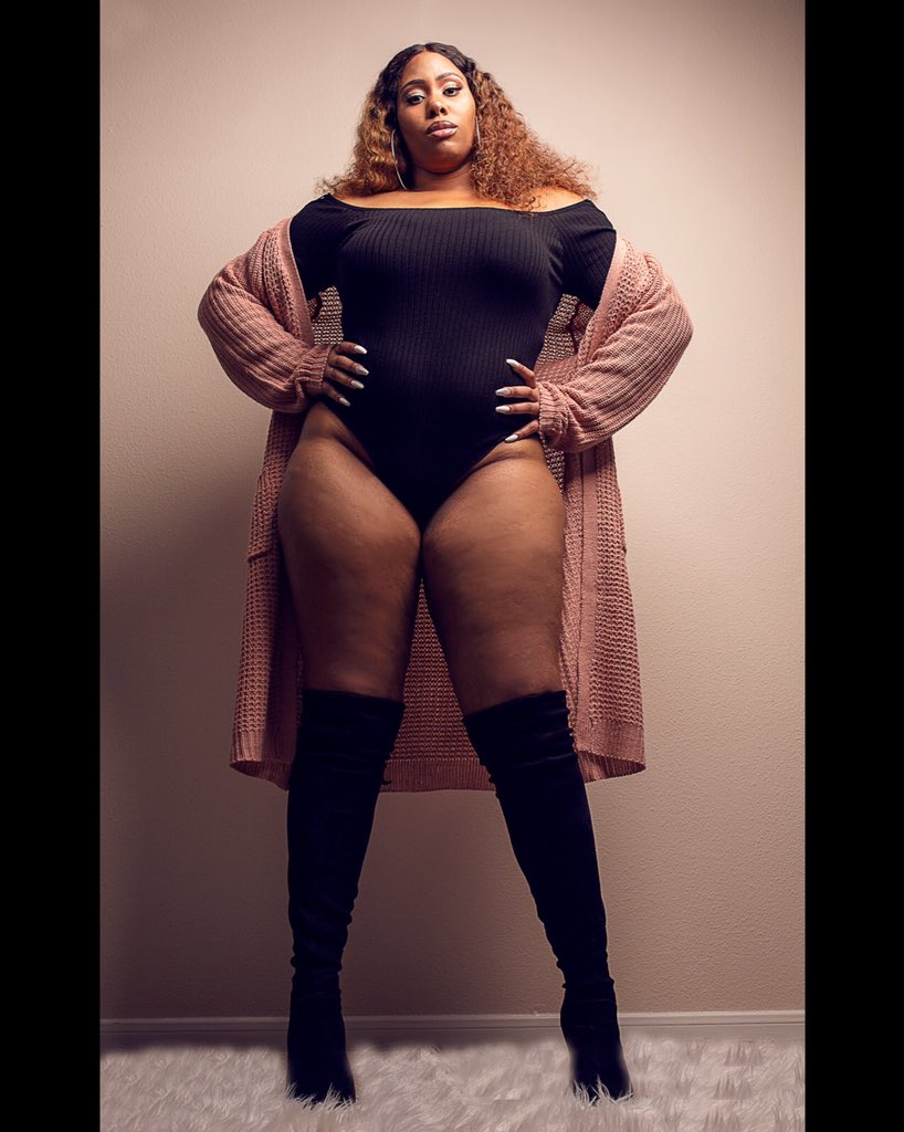 mvee_p's tweet photo. Heard some lives need saving ๐
#thickthighssavelives #plussize #plussizemodel #curvymodel #promotion #shootme #fashion #booking #plussizefashion #houston #bodypositive #plussizebae #mvplussizebae #ootd #forever21plus #promo #curvyphotoshoot https://t.co/19vG2GHn9H