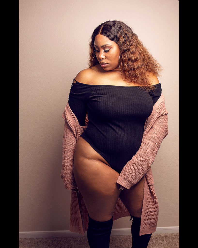 mvee_p's tweet photo. Heard some lives need saving ๐
#thickthighssavelives #plussize #plussizemodel #curvymodel #promotion #shootme #fashion #booking #plussizefashion #houston #bodypositive #plussizebae #mvplussizebae #ootd #forever21plus #promo #curvyphotoshoot https://t.co/19vG2GHn9H