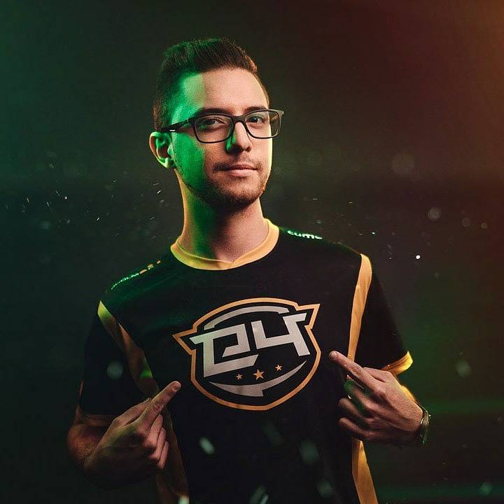 eu4ia_team's tweet image. En tan solo 1hora jugamos nuestro partido de #SuperligaOrangeCSGO12 contra @WildGamingClub 🐻 

Volvemos con novedades, nuevas estrategias y con más ganas que nunca de seguir demostrando lo que somos 💪

Podéis seguirlo como siempre en:

📺 Twitch.tv/lvpes2/

#FEELeu4ia 💛