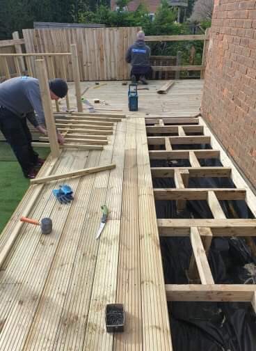 cdrconandland's tweet photo. Here is a new deck and fence we finished earlier this week in Helmshore. It was absolutely the best use of the space in this garden and will be a great place to dine outside in the summer months. #decking #landscaping #contractors #gardens #helmshore #rossendale https://t.co/uzhUYDOn3g