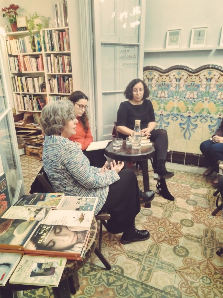 Nova sessió de #EnNomPropi amb Teresa Solana i Najat El Hachmi, modera @AnnaMIglesia