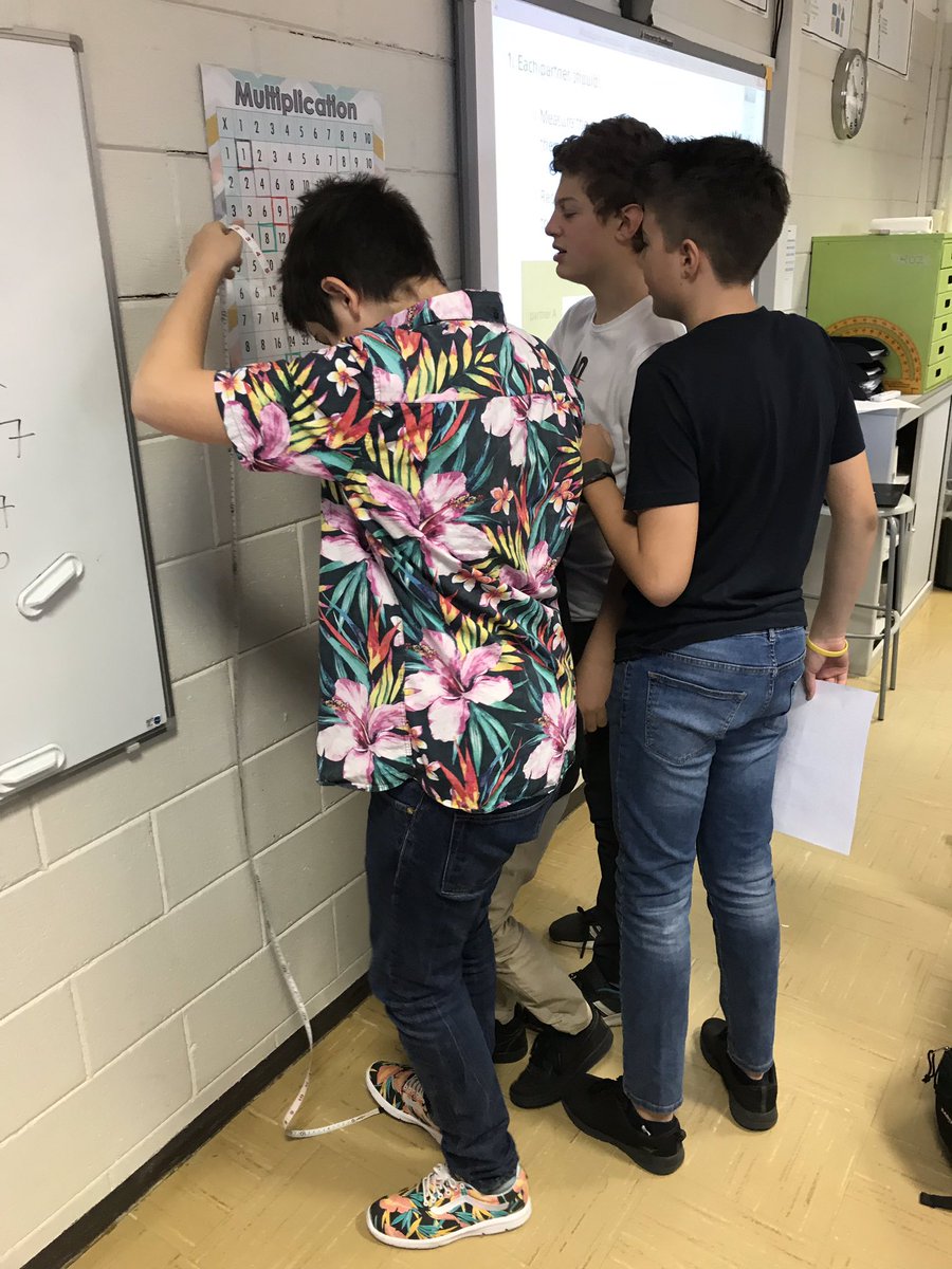 MathThatMatters's tweet image. Do taller students tend to have bigger hands? #GatheringData #RepresentingData #PlottingData #ScatterPlots #Statistics #asmrocks