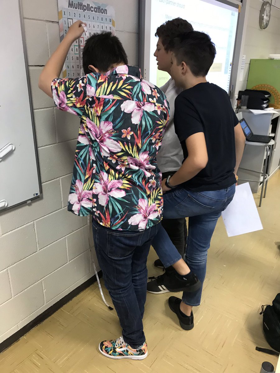 MathThatMatters's tweet image. Do taller students tend to have bigger hands? #GatheringData #RepresentingData #PlottingData #ScatterPlots #Statistics #asmrocks