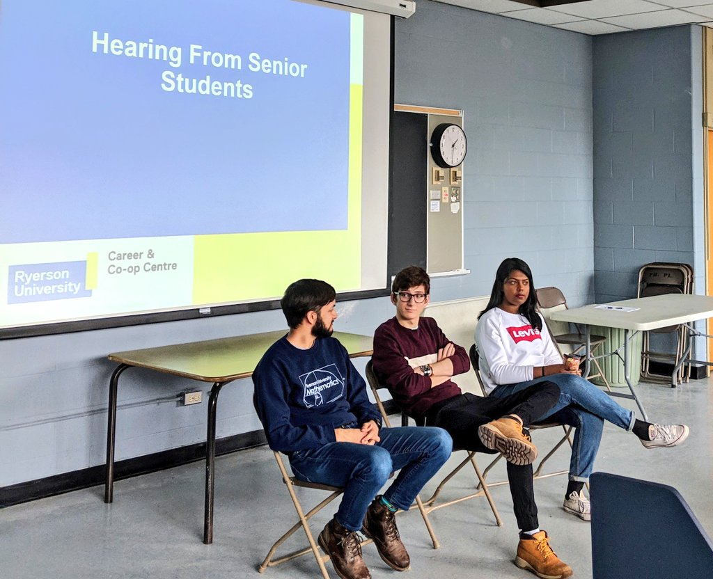 Senior <a href="/RU_Coop/">Ru cooper</a> students toting the benefits of <a href="/RyersonSci/">RyersonSci</a> co-op at our first @RyersonCareer Co-op Discovery Session this month!