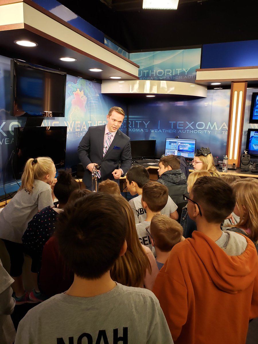 tduffmath's tweet photo. Had an extended lunch break today due to a training, so I was able to tag along on my daughter's ALPS field trip to @TexomasHomepage.  Thanks KFDX for a great learning experience!  @eliznolanALPS @burkburnettisd @KendyJohnston https://t.co/ZSEildbmcJ
