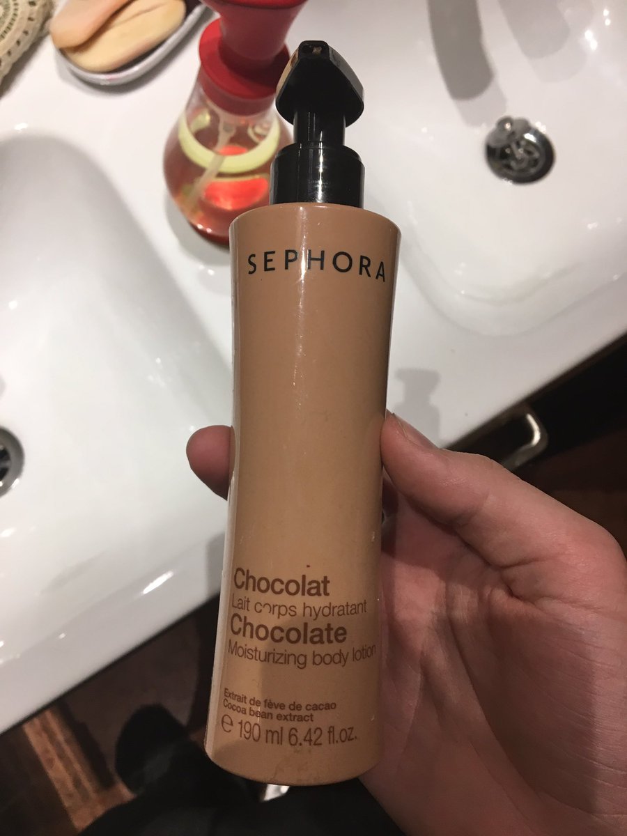 fergnogue's tweet photo. Hacharse crema es muy importante ya que hidrata nuestra piel y la rejuvenece #conceceponistasHaViSa19 @princesaconcep https://t.co/WMi7jdMPgY