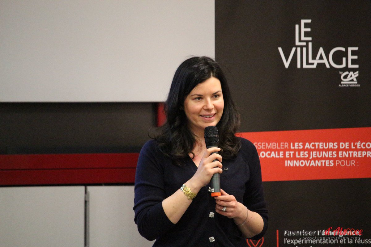 BlogueursAlsace's tweet photo. Enjeu 2 : Comment les #TIC (le #numerique) peuvent contribuer à optimiser une offre de service. Exemple avec @EliseFabing qui propose une #LegalTech dédiée au #tourisme. Une base de donnée sur les questions juridiques dédiées au professionnels. #confEM #ChaireVinTourisme https://t.co/IfJ7fnbVxQ