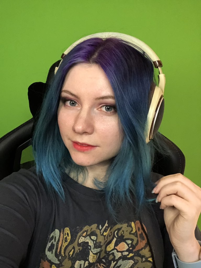 OpheliaDeckard's tweet image. I've been waiting for over 10 years for this game!

And tonight, thanks to @Capcom_UK 💙 I'm diving into Early Access copy of the game! Don't mind me drooling over Dante, it's normal

twitch.tv/ophelianoir

#DevilMayCry5 #DMC5