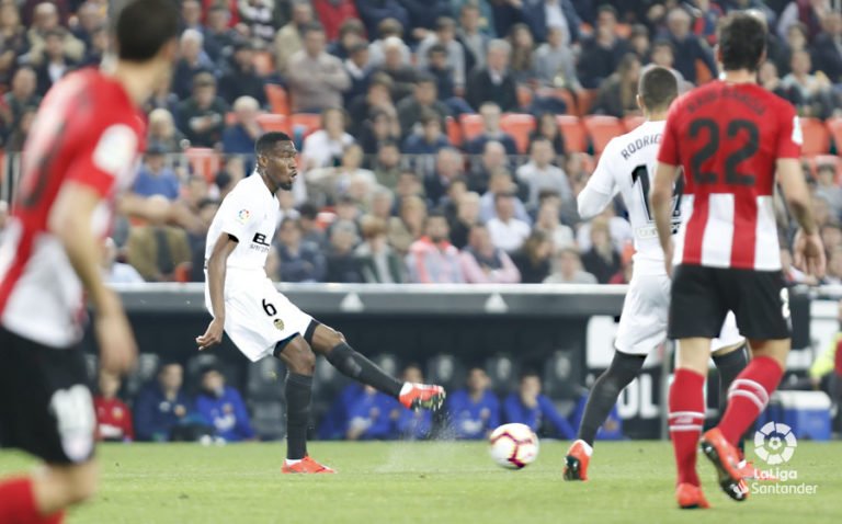 🦇 Kondogbia, 8.000 kilómetros y la resignación del #Valencia

🖊️ <a href="/PabloPHMM/">Pablo Palomares</a> 

📎 diariospiker.com/kondogbia-vale…