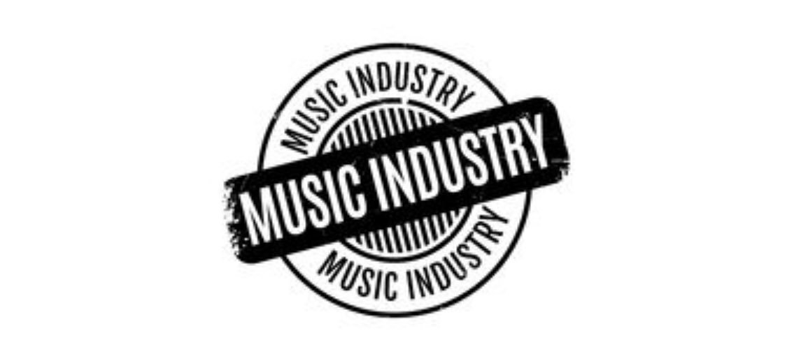 MusicCareerPro's tweet photo. How to get the industry to come to you!

1. Have talent 
2. Have an image 
3. Be entertaining 

#musiccareerpro #musicindustry #branding #marketing #musicbusiness #publishingdsal #productiondeal #advancement #recordlabels #recorddeal #indieartist #UNSIGNEDHYPE https://t.co/ZyyUrJecsR