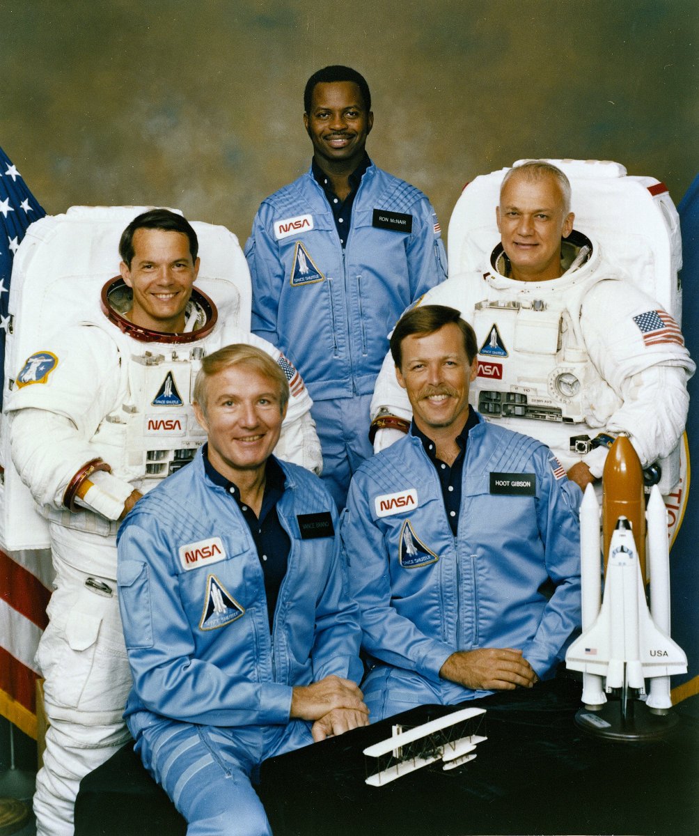 SpaceAboveUs's tweet photo. Things are about to get futuristic here as we go on a ride on a rocket-powered backpack! Well, the crew of STS-41B will. Commsats, EVAs, and space balloons await! (Yes, that last photo is of the IRT) New episodes, as always, at https://t.co/iuKRpnthrV #STS41B #SpaceShuttle https://t.co/fPY36stH0e