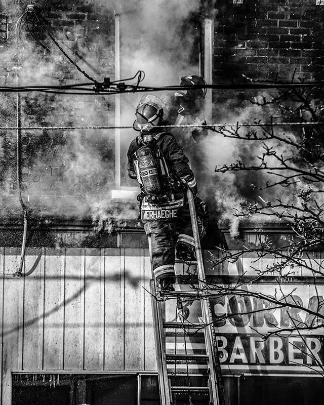BomberoDesigns's tweet photo. Another great from @myschabear #bomberodesigns ・・・
5th Alarm blaze in Toronto recently on Bathurst. #firerescue #toronto #torontoclx #torontolife #torontofire #torontofirefighters #torontofireservices #torontofiredepartment #fire #firedepartment #en… https://t.co/9ZzimvCoqP https://t.co/OYv8hw0RSM