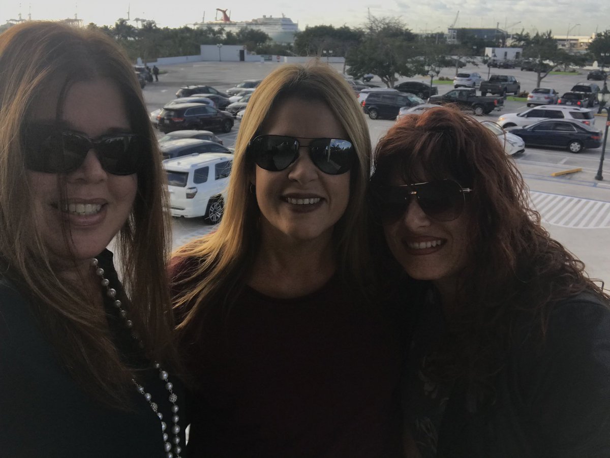 cpelaez27's tweet photo. United Way Awards Beeakfast #MDCPSLivesUnited #StrongerMiami https://t.co/KqWNhhIKrB