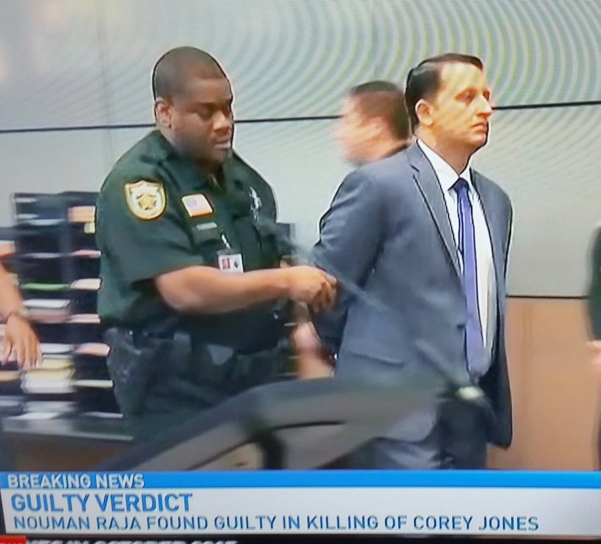 DREandVICKI's tweet photo. @dd_writes #JusticeForCoreyJones
#CoreyJones #Florida #KilledByPolice https://t.co/wPOK9IuJwk