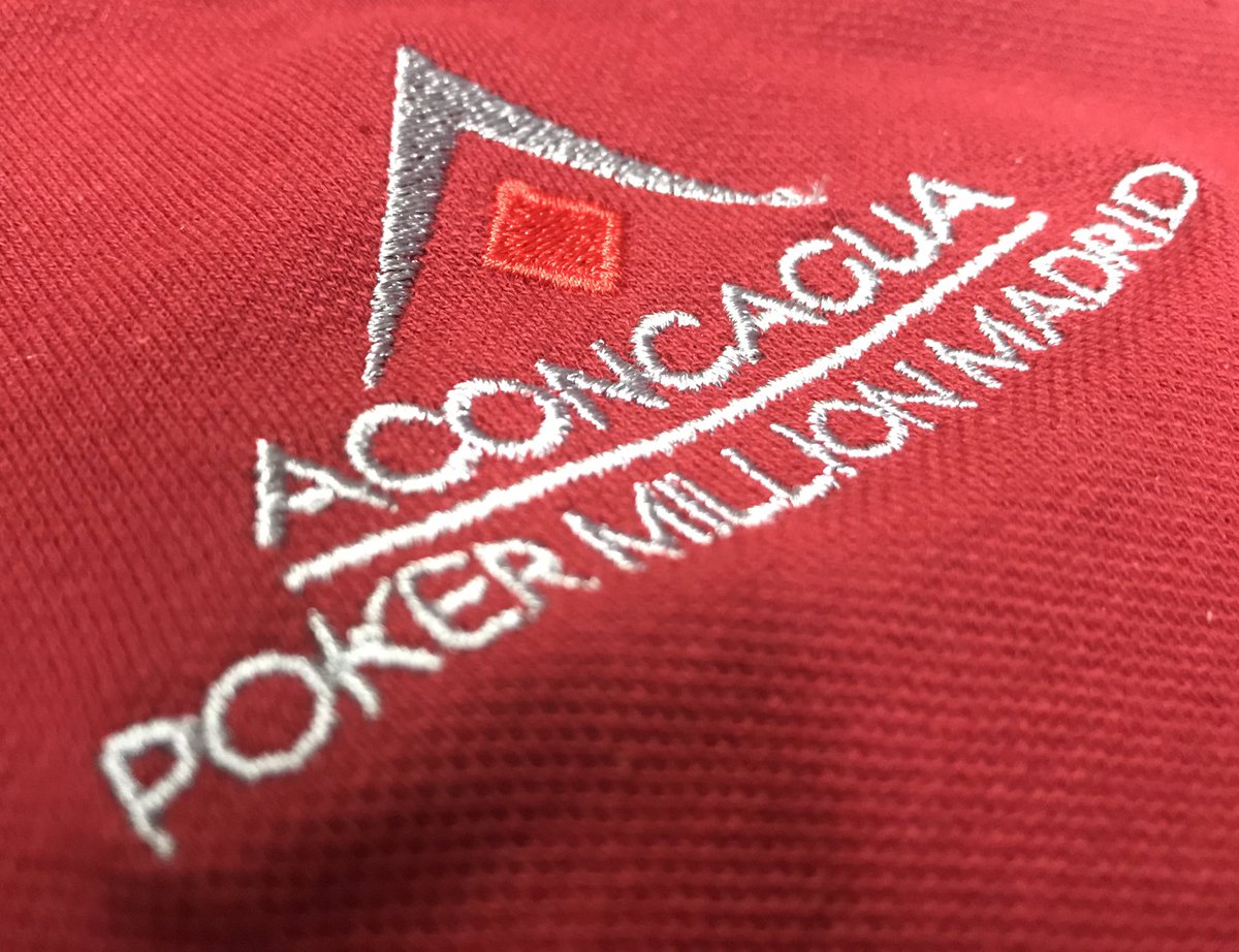 Mr Donkas trabajando a pleno rendimiento para preparar todos los regalos que entregará @AconcaguapokerE en el 
🗻Aconcagua Póker Million Madrid🗻