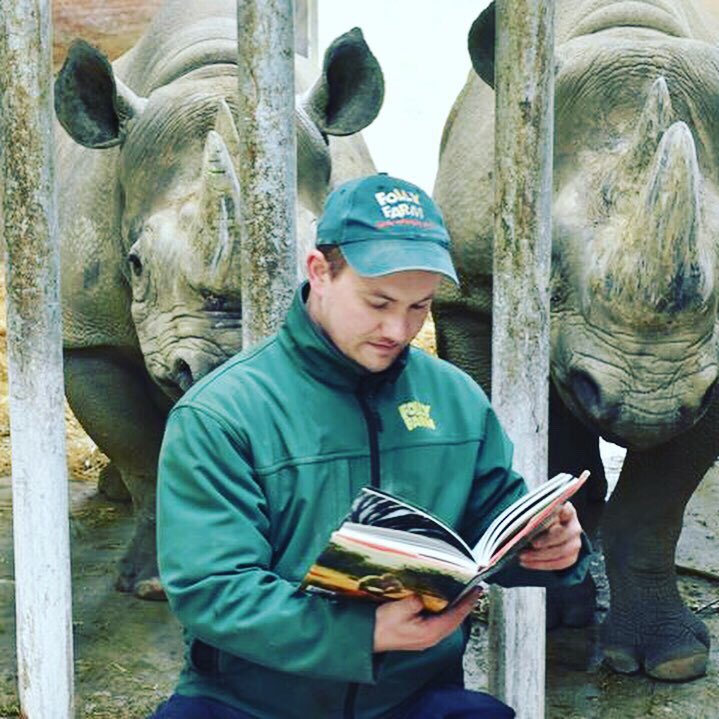 FollyFarmWales's tweet photo. Celebrating #WorldBookDay on the zoo! :-) 📚

📷 by keeper Sarah Blake 

#animals #books #storytime #zoo #zoolife https://t.co/eIj78BtFue