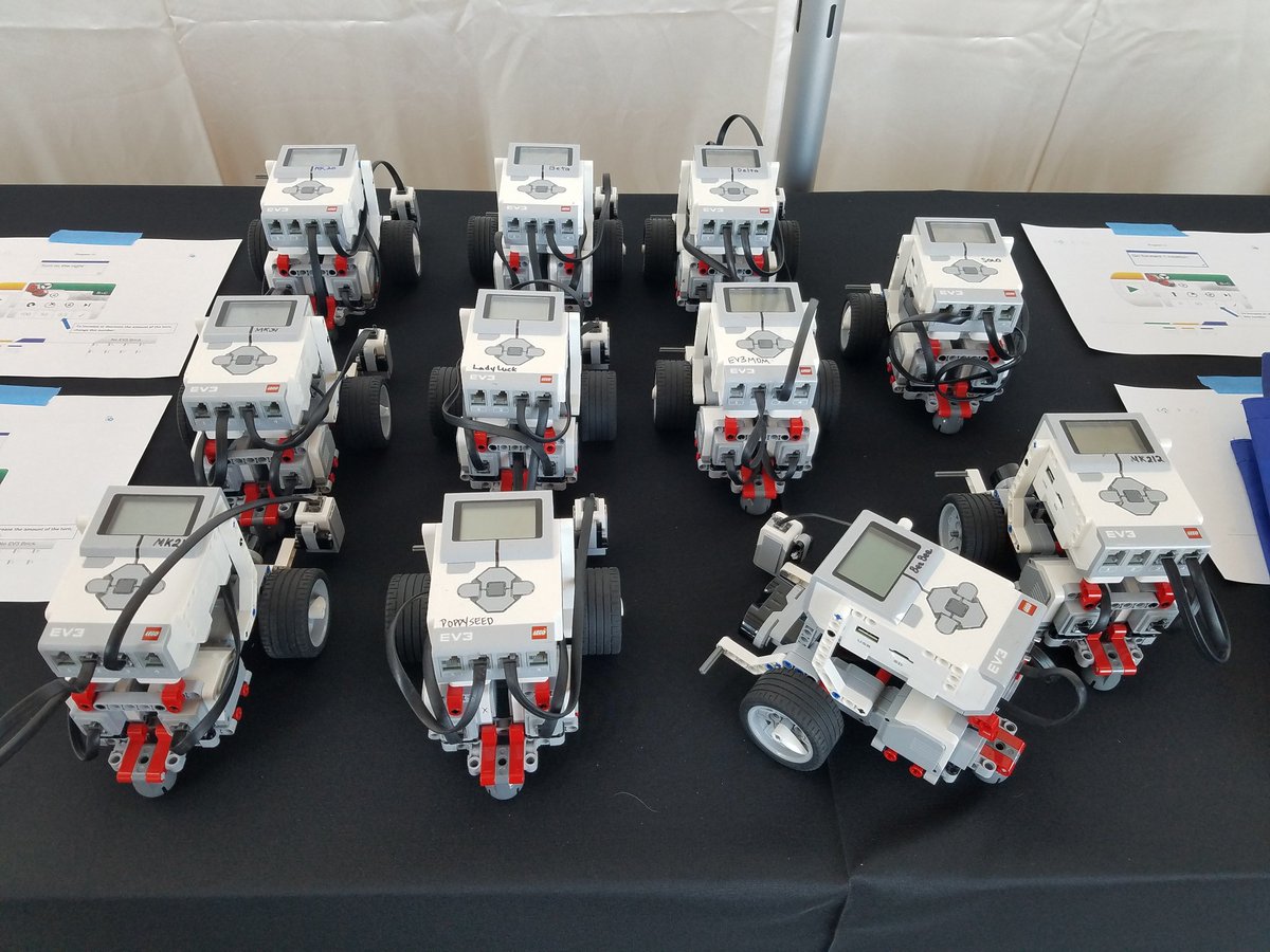 UWSuncoast's tweet photo. Excited to celebrate our student leaders from @HillsboroughSch and @my_pcs at #GradNation2019 with @All4Schools @LEGO_Education and @AmericasPromise https://t.co/NFk0tGHPrs