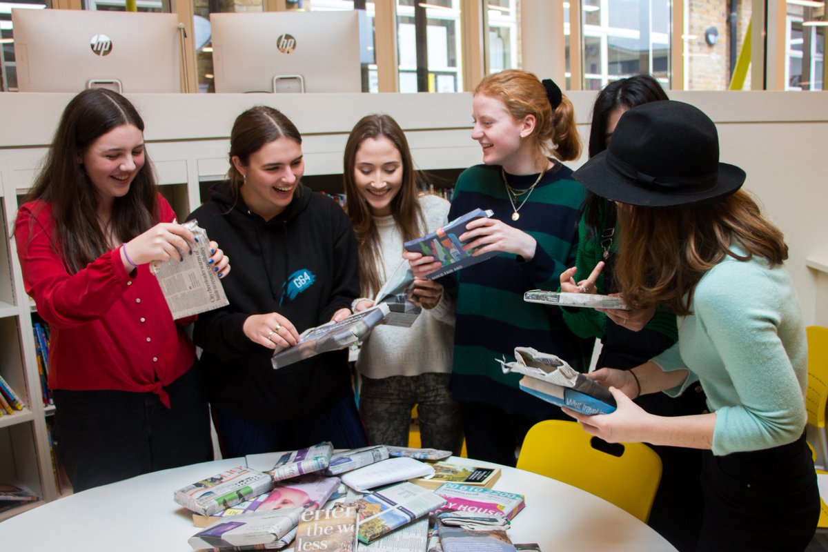 Francis Holland (@fhssloanesquare) on Twitter photo Happy <a href="/WorldBookDayUK/">World Book Day UK ๐</a>, #FHSCommunity! ๐๐๐ Today we've had literary quizzes, seen costumes of our favourite characters and shared books at an exciting #FHSSixthForm book swap! <a href="/authorfy/">Authorfy</a> <a href="/BeanstalkLDN/">Beanstalk for London</a> <a href="/GSAUK/">Girls' Schools Association</a> <a href="/HMC_Org/">HMC (The Heads' Conference)</a> #English #Literature #Reading Happy <a href="/WorldBookDayUK/">World Book Day UK ๐</a>, #FHSCommunity! ๐๐๐ Today we've had literary quizzes, seen costumes of our favourite characters and shared books at an exciting #FHSSixthForm book swap! <a href="/authorfy/">Authorfy</a> <a href="/BeanstalkLDN/">Beanstalk for London</a> <a href="/GSAUK/">Girls' Schools Association</a> <a href="/HMC_Org/">HMC (The Heads' Conference)</a> #English #Literature #Reading