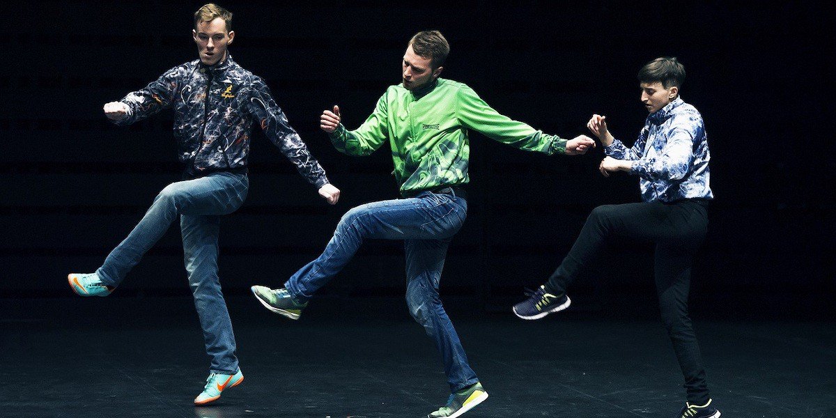 cholletvalentin's tweet photo. Lancement en grande pompe (j'ai le droit?) de Haut les pieds ! L'école des danses post-Internet ! 👟
Cool article de @MagazineTrax ici : https://t.co/MFzLxX4jX2 et l'event avec toutes les infos ici : https://t.co/78aMVOhFGy #HautLesPieds #shuffle #jumpstyle #hakken #harddances https://t.co/cQ4hPeh34x
