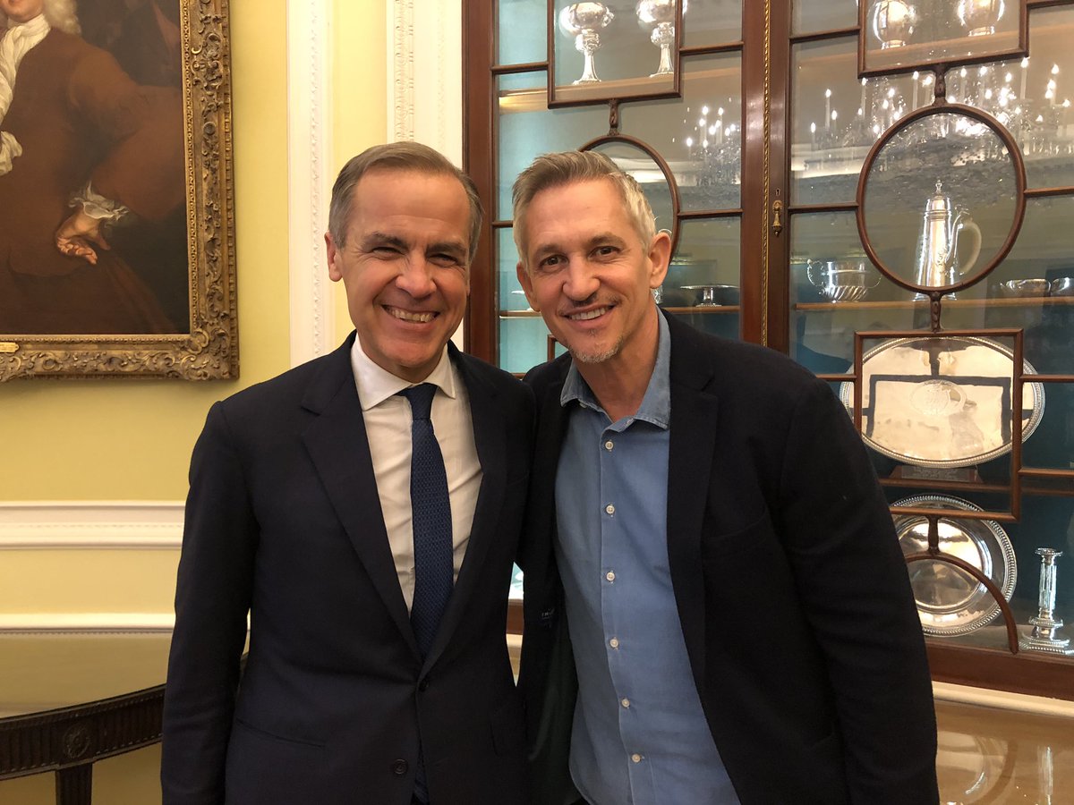 GaryLineker's tweet photo. Great and fascinating day at the Bank of England with the Governor....no not Paul Ince, but Mark Carney. A delightful and insightful host....although a bit stingy with his gold bars. https://t.co/ofPL0qjsR8