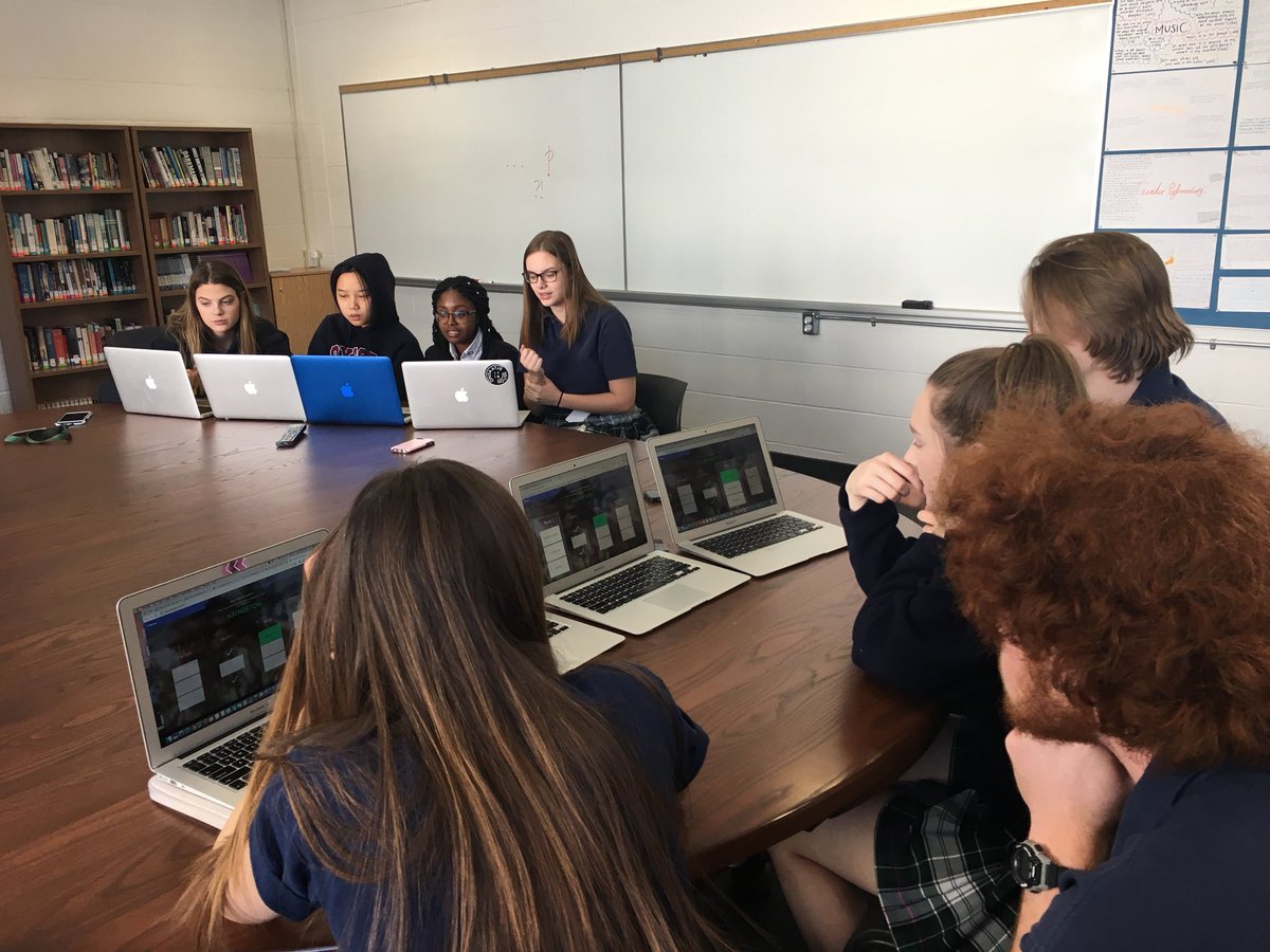 msdaynataylor's tweet photo. A highly competitive team @quizlet battle, reviewing some vocabulary before March Break! Quizlet Live is the best! https://t.co/Ay7Pjd8MBC