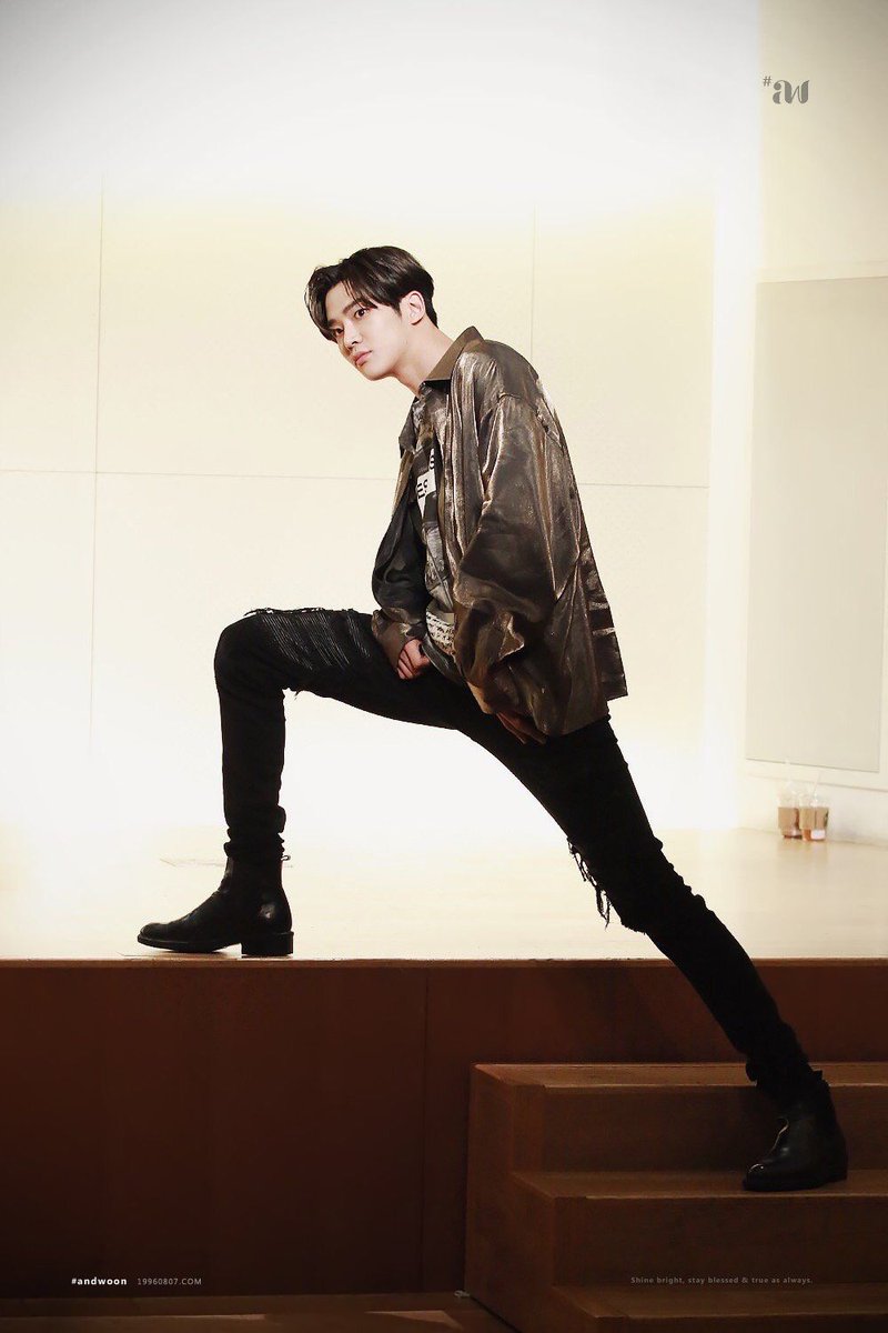 rowoonspics's tweet photo. 190303 ♡ and woon

#로운 #rowoon #sf9 @sf9official https://t.co/IUnuZfPwW7