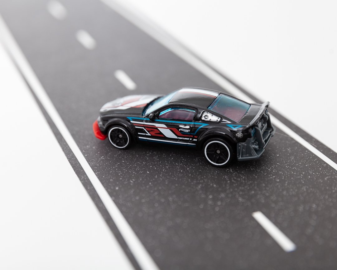InRoadToys's tweet photo. As part of @Ford Mustang's 50th Anniversary, the @Hot_Wheels 2005 version gives all tracks something to celebrate thanks to a 430 hp engine &amp; vortech supercharger.
Put this speedster’s muscle to the test with #PlayTape at @amazon, @Walmart or https://t.co/jiRn8d9oRJ. #carshow https://t.co/CTgaOxGZge