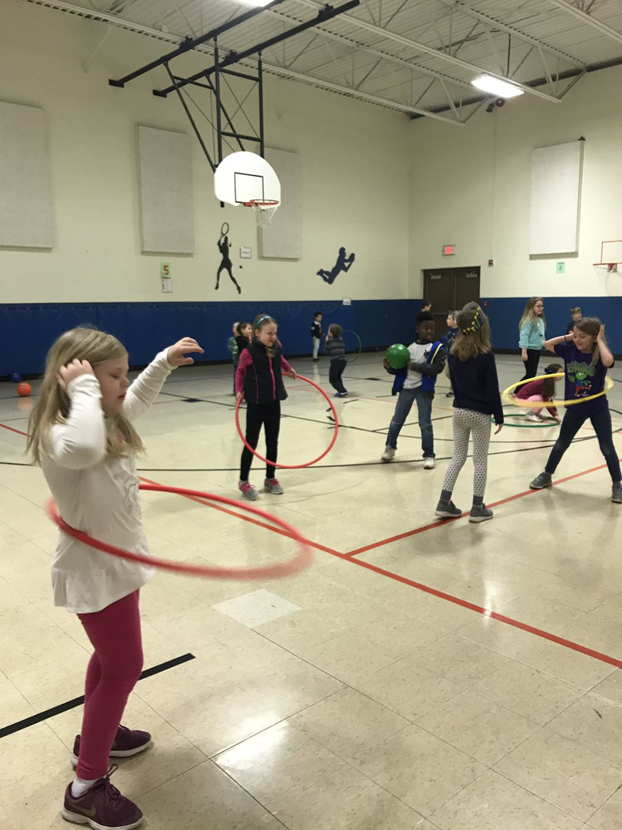 Dr. Travis celebrated attendance winners this morning with an open gym! <a href="/officialSPS/">Springfield Public Schools</a>