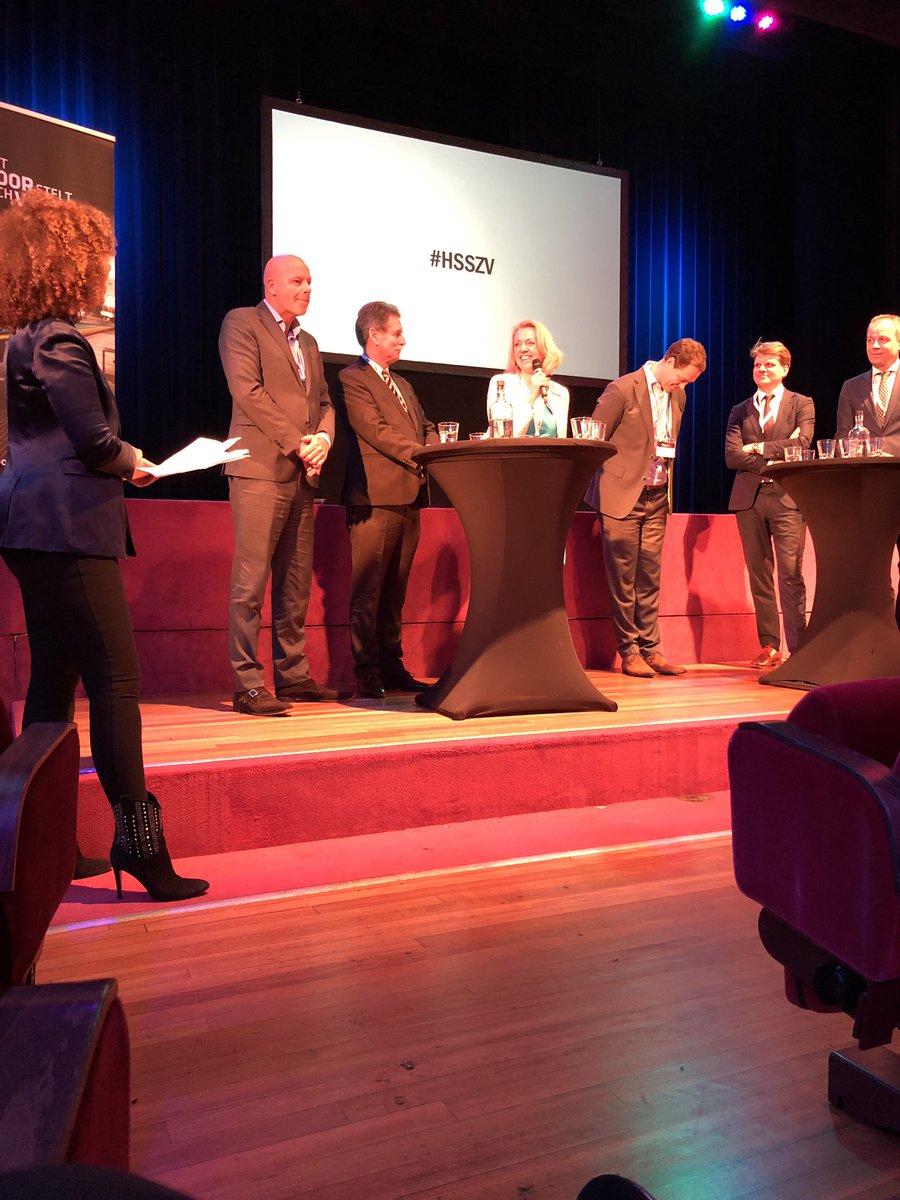 Nu aanwezig bij #HSSZV = “het spoor stelt zich voor” in #Zwolle In gesprek over stations, spoorlijnen, veiligheid en duurzaamheid.