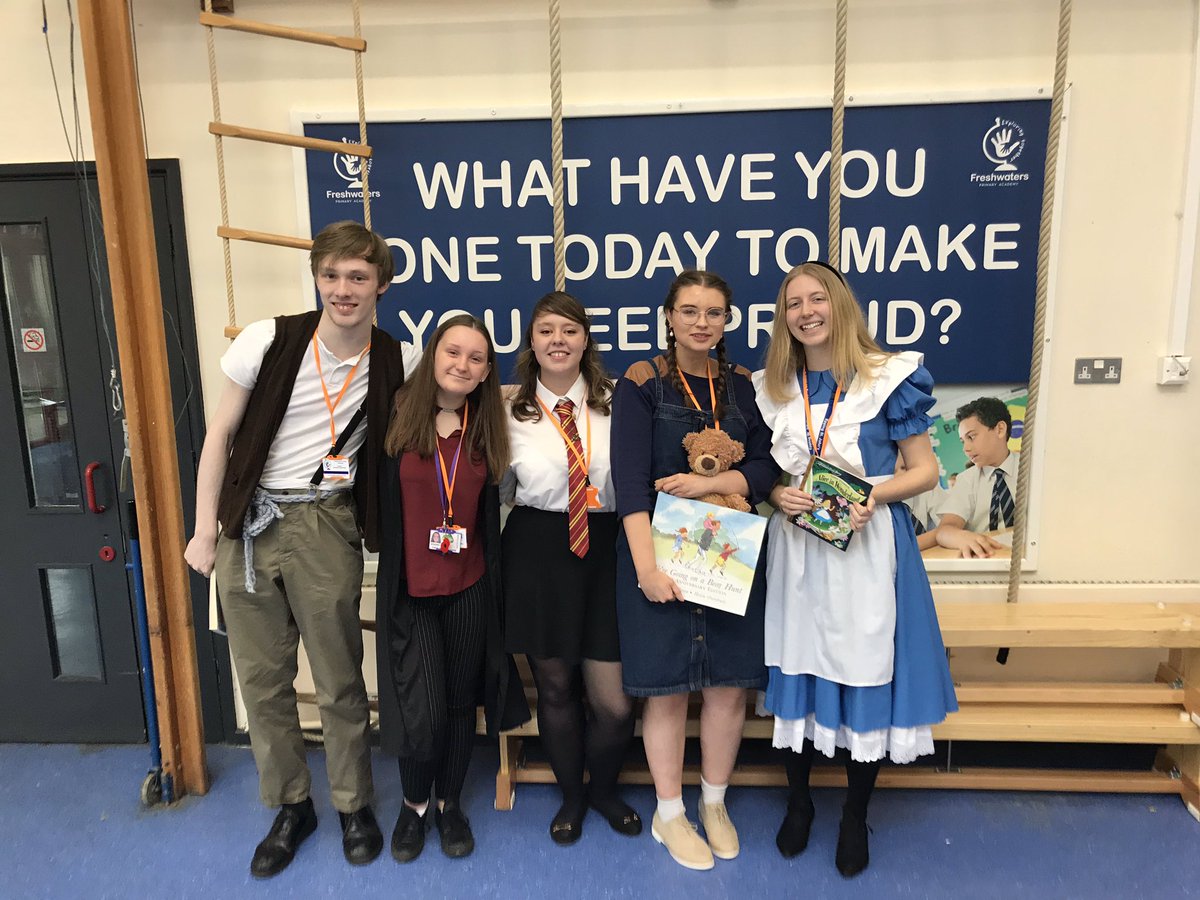 Well done to year 12/13 from <a href="/ESJSixthForm/">ESJ Sixth Form</a> who spent the afternoon reading to year 1 students at <a href="/FreshwatersAcad/">Freshwaters Academy</a> you were fantastic. #WorldBookDayUK <a href="/msshorner/">Ms Horner</a> <a href="/EppingStJohns/">ESJ</a>