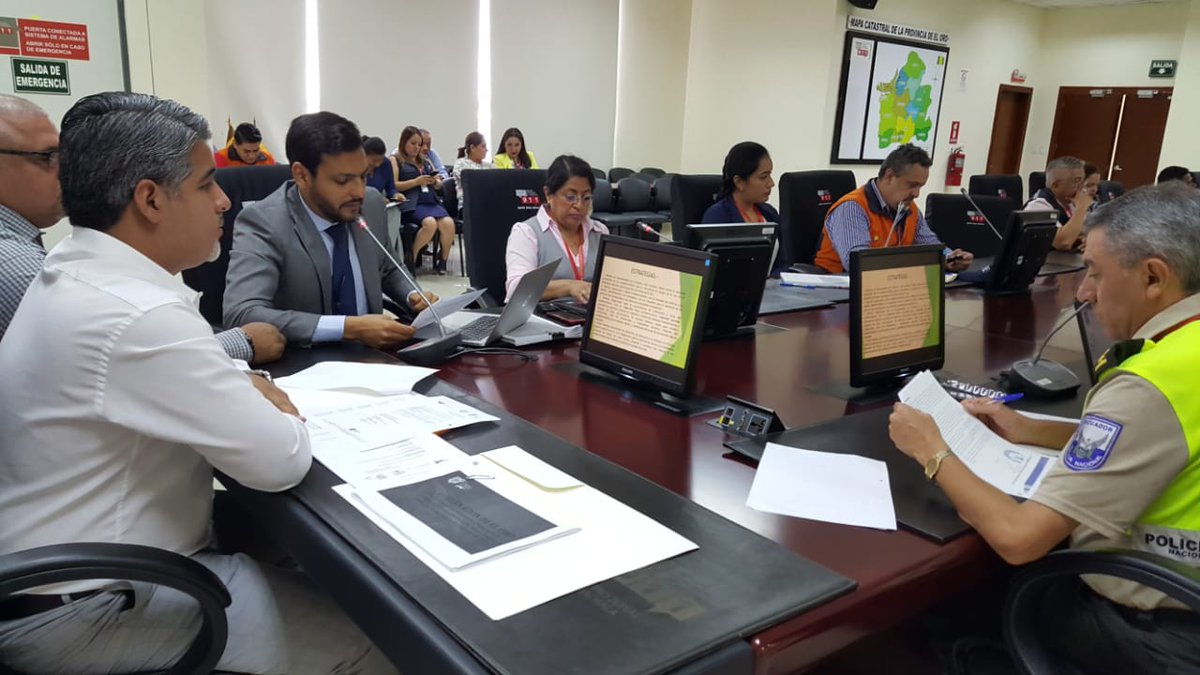 ECU911Machala1's tweet photo. [REUNIÓN DE TRABAJO]

#Machala | Se desarolla Comité Provincial de Seguridad Ciudadana de El Oro presidido por @danilomariduena.

Coordinador Zonal 7 #ECU911 @felipebazanm presentará las acciones ejecutadas en la atención y coordinación de emergencias en los 14 cantones. https://t.co/pPUhfbZRwx