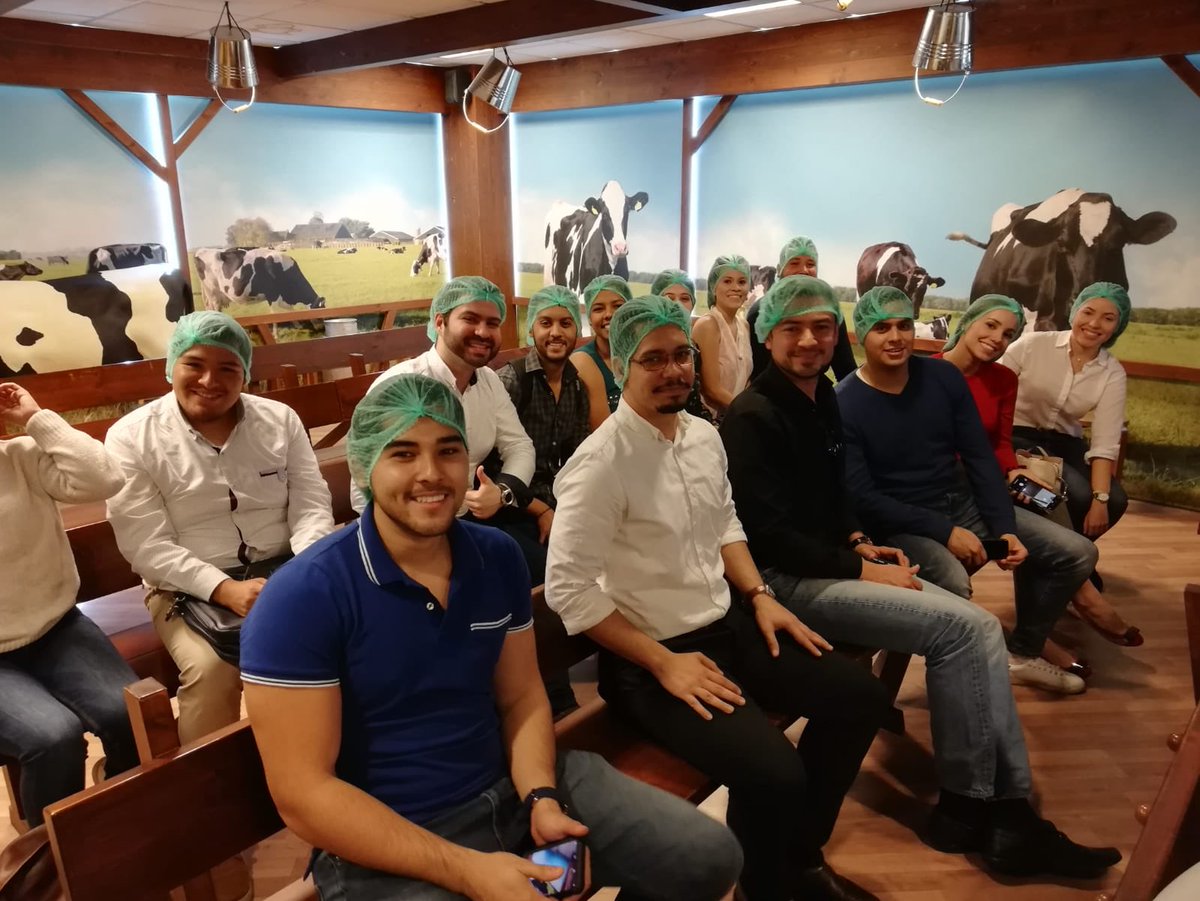 Nextibs's tweet photo. Los #AlumnosNext de #MIB y #MICAE visitan @danone_es en sus #ClasesEnEmpresas https://t.co/sxTk7VaCq9