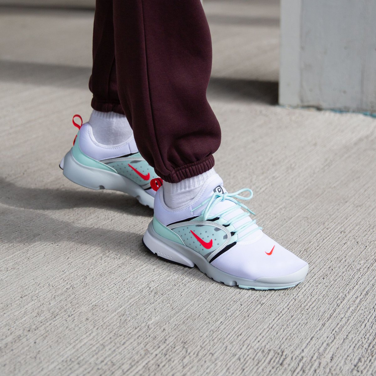 nike presto fly world white