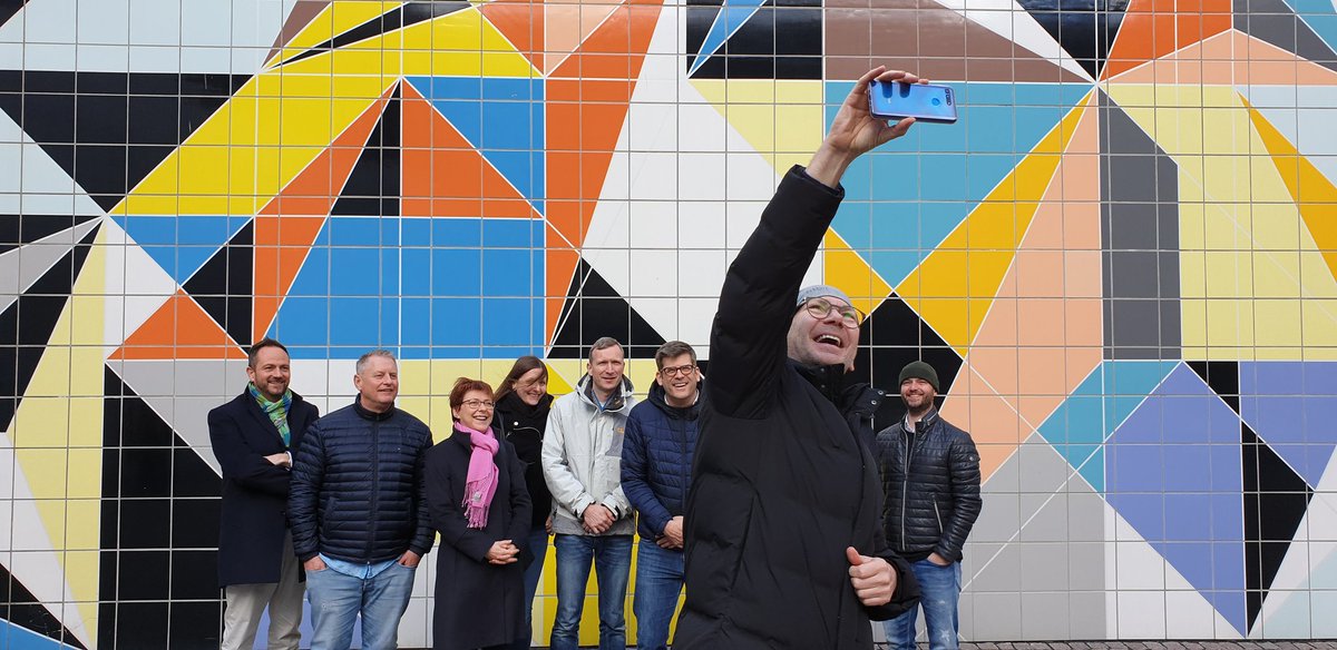 Scharfstaedt's tweet photo. @Luedeke_T @DPRGde @DAPR_Tweets @DPRGJournal @Hencke62 @schindera @N_Minwegen @FerdinandvR @SebastianVesper @kelaclara @SClausecker @thorstenklein Und Präsidenten-Selfie. https://t.co/qFW0bHMwzQ