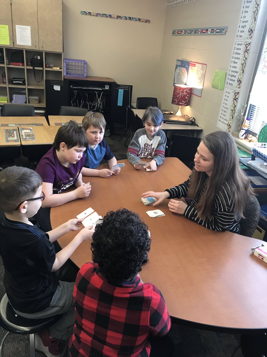 HeidiMounce's tweet photo. Miss Dean is doing a great job playing spoons and reviewing math facts! #CFCAPS #everystudenteveryday #mathfun  We love our CAPS teacher! https://t.co/KPs4bRjWSI