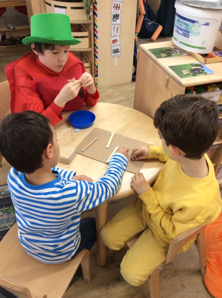 MoulsfordPP's tweet photo. And to finish off the afternoon, more fantastic ideas from Group 4 on super slow marble runs for Mr Slow ๐#mpsfun #MrSlow #WorldBookDay2019 #MrMen @MoulsfordPP https://t.co/CIbqsUfacM