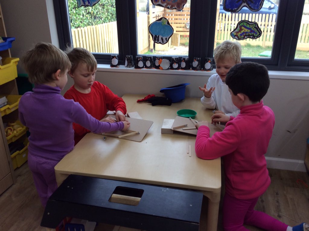 MoulsfordPP's tweet photo. And to finish off the afternoon, more fantastic ideas from Group 4 on super slow marble runs for Mr Slow ๐#mpsfun #MrSlow #WorldBookDay2019 #MrMen @MoulsfordPP https://t.co/CIbqsUfacM