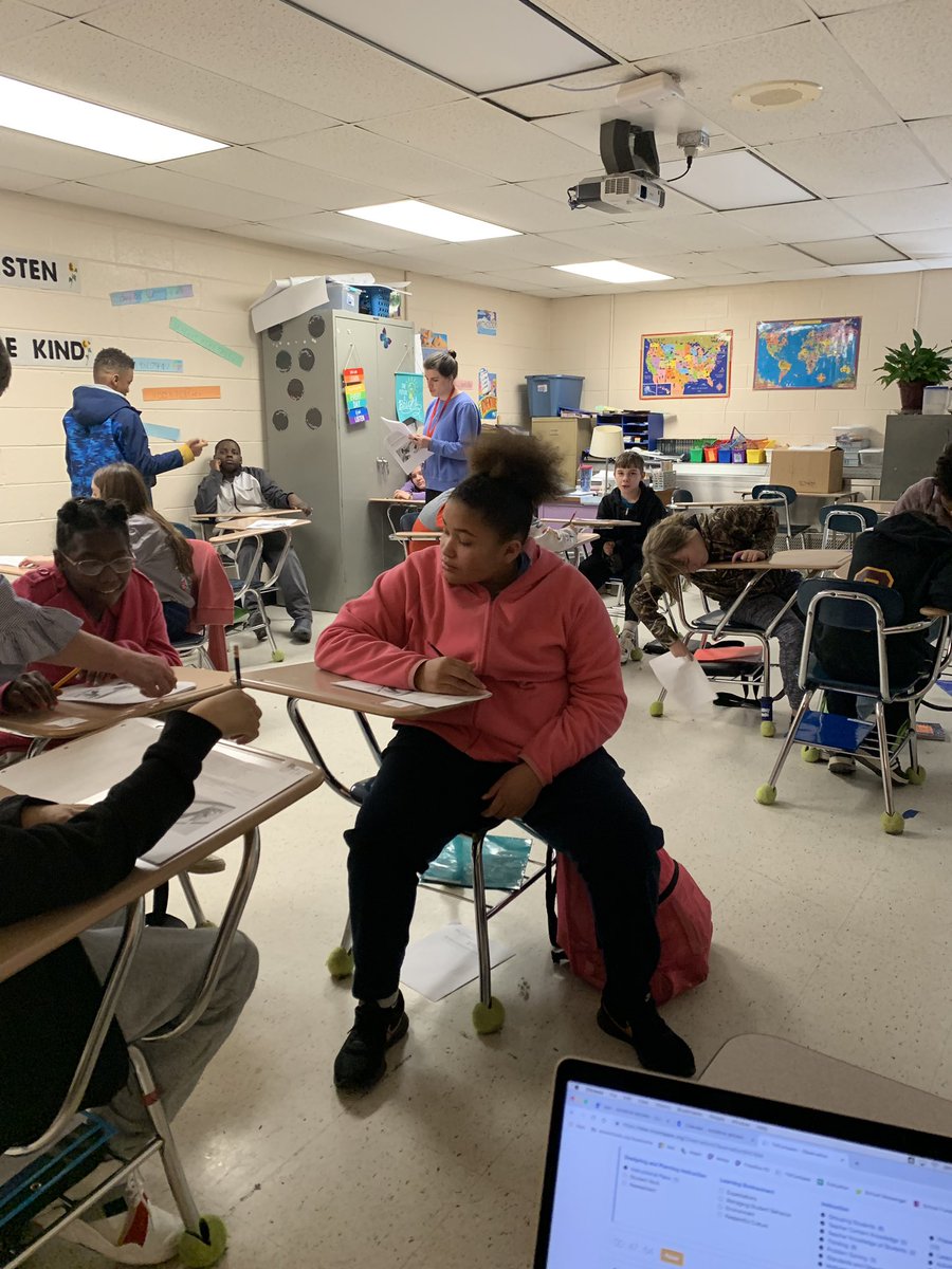 KCSDrBrown's tweet photo. Students in @court_bell5’s class using #RallyCoach to summarize the central ideas of paragraphs in a short story. Love seeing the positive interactions and engagement using @KaganOnline structures. #thesekidsgetit #OneTribe https://t.co/gsA6RjQW37