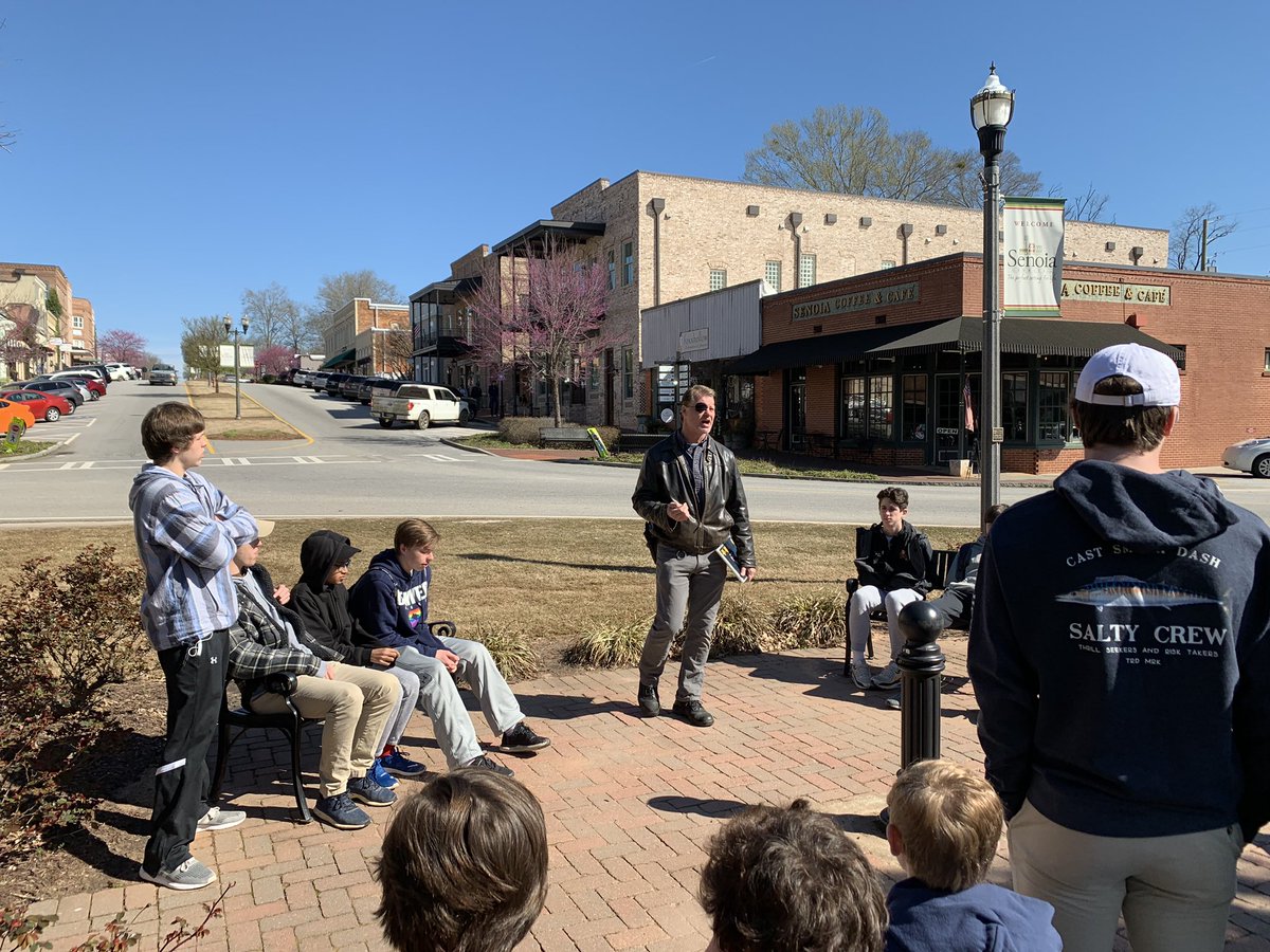 kirstenbeard's tweet image. The Governor gets #thewalkingdead tour started in Senoia. #mvcore #mvinterim